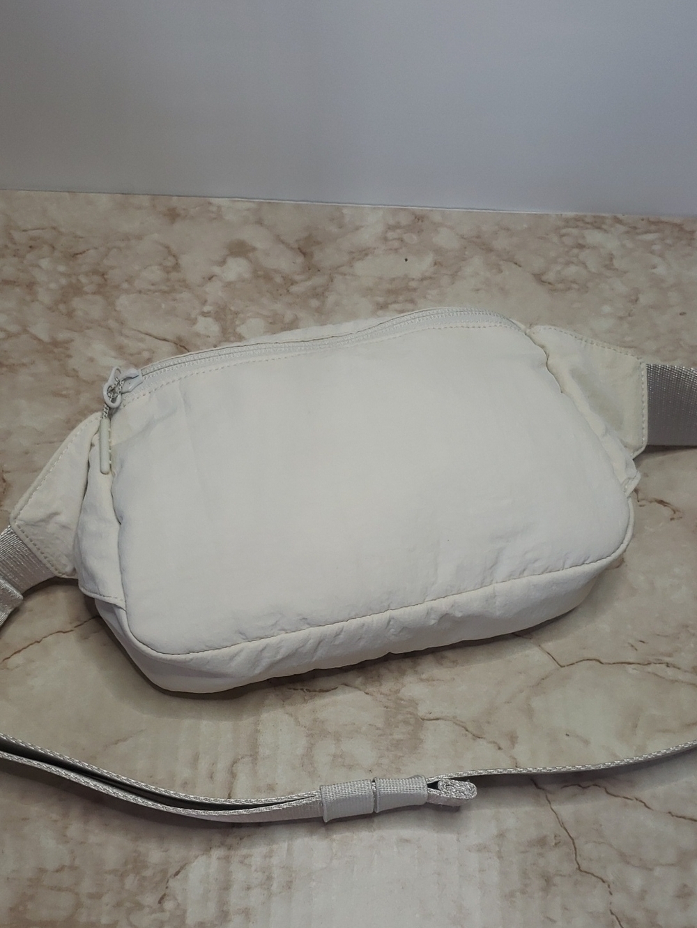 Lululemon Off White Waist /Crossbody Unisex Small Bag - Picture 2 of 7